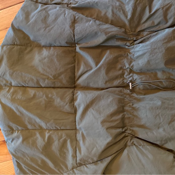 Free People like new lightly used puffer jacket 2 times size L . - Picture 11 of 12